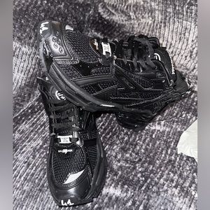 Balenciga black runners